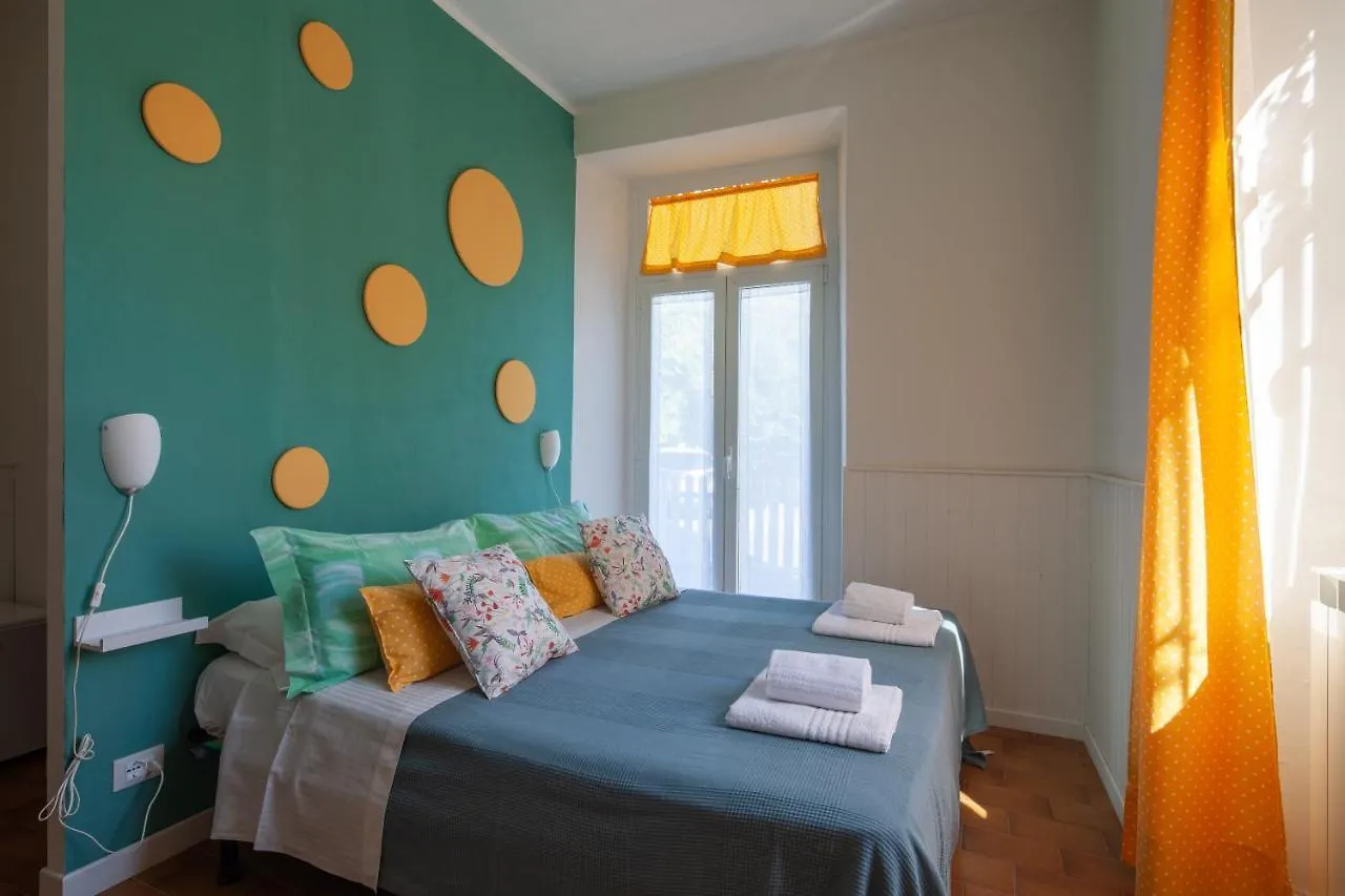 Bed & Breakfast B&B Il Tempo Del Vento In Front Of The Castle Tresana
