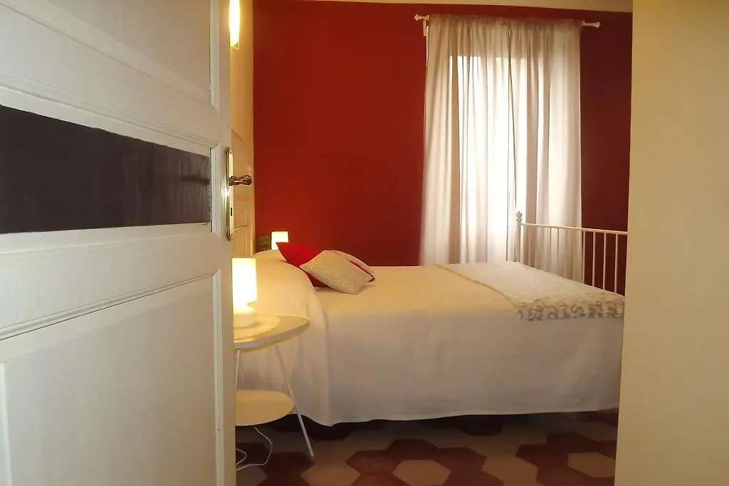 B&B Il Tempo Del Vento In Front Of The Castle Tresana Bed & Breakfast