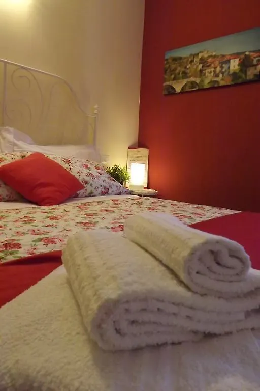 Bed & Breakfast B&B Il Tempo Del Vento In Front Of The Castle Tresana